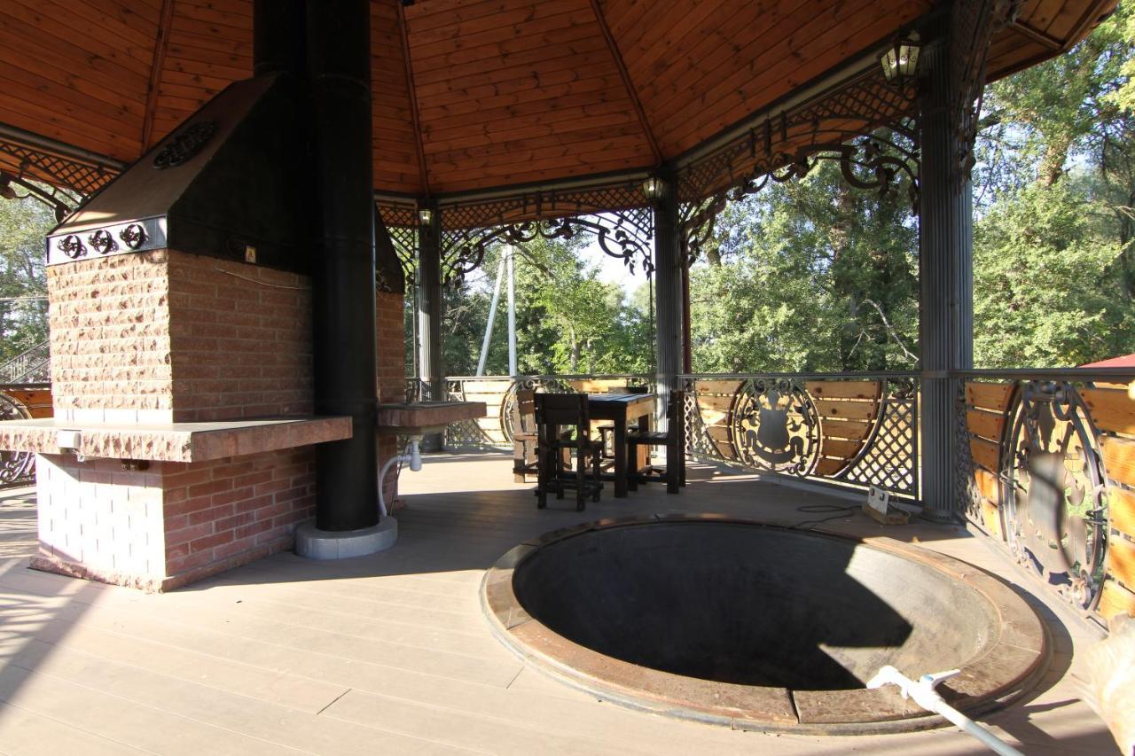 Загородный Комплекс Fort Pirnov Park Pirnove Zewnętrze zdjęcie
