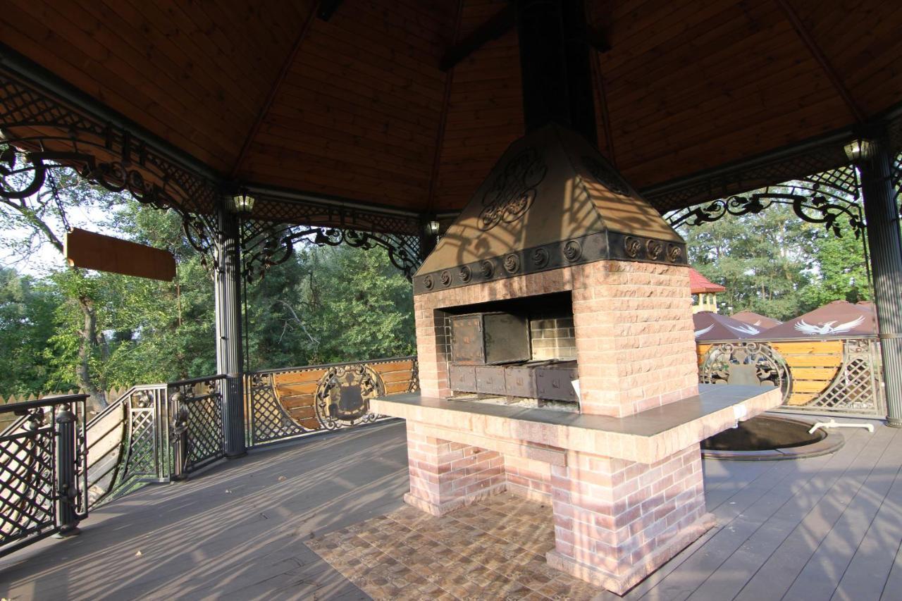 Загородный Комплекс Fort Pirnov Park Pirnove Zewnętrze zdjęcie